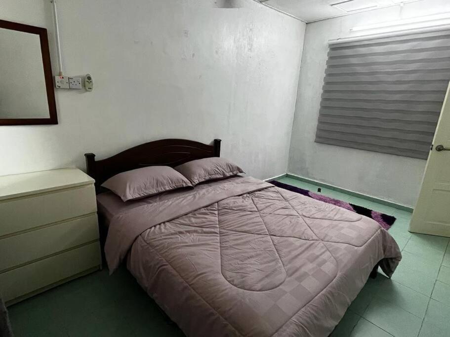 Manjung Modern + Cozy Terrace Home Лумут Екстериор снимка